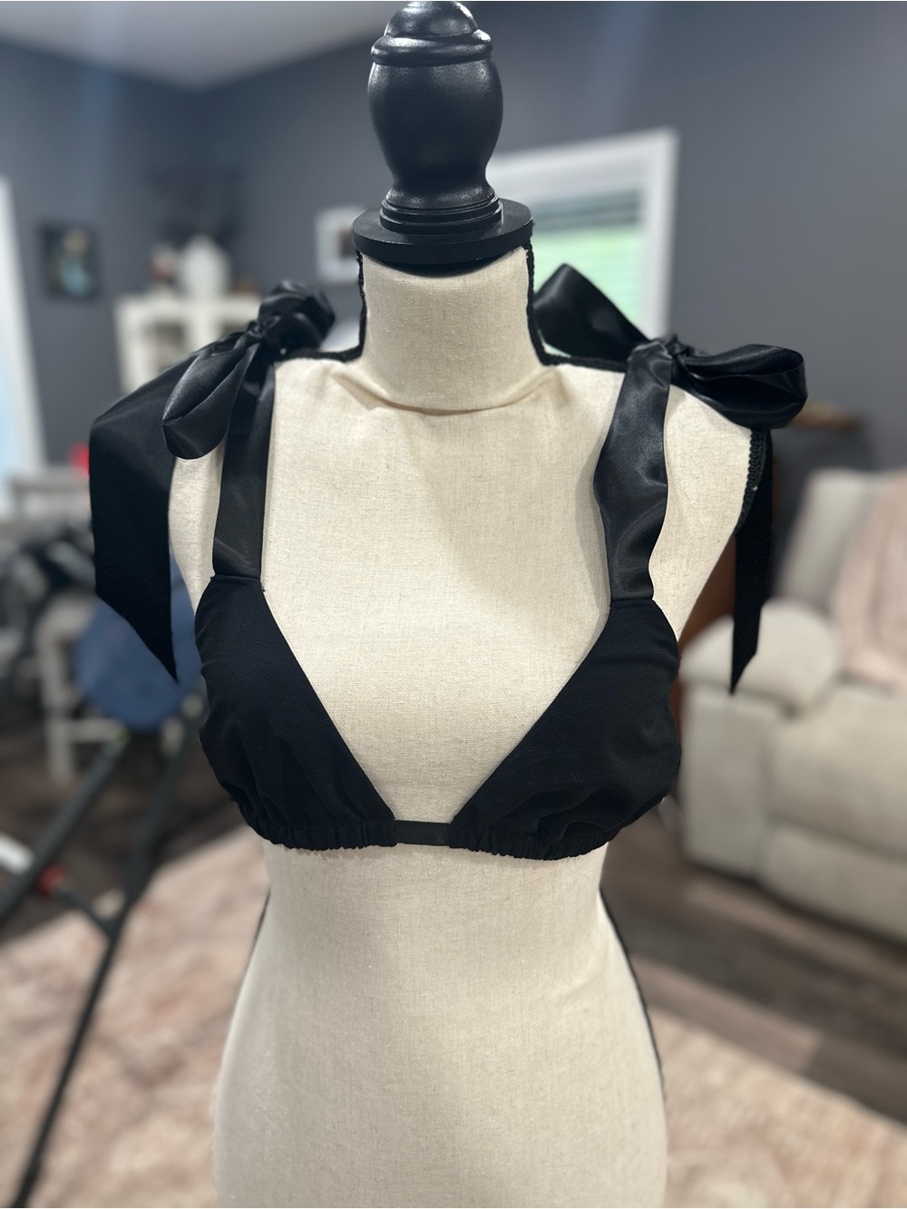 NWT BY ANTHROPOLOGIE BOW-SHOULDER MESH TRIANGLE BRA- SIZE Small Lingerie Black - Picture 3 of 10
